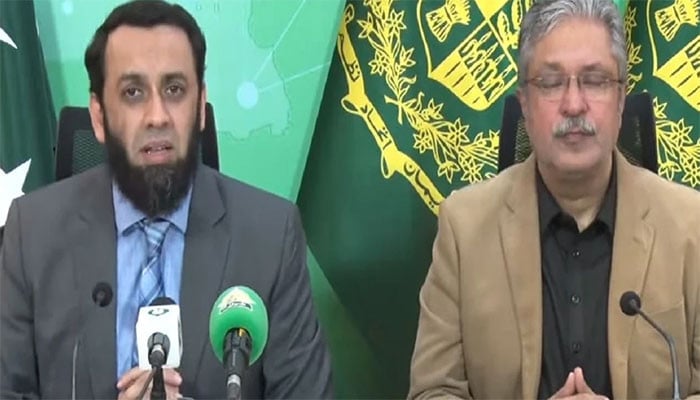 علی امین گنڈاپور کو دہشت گردوں کی مکمل سہولت کاری نہ کرنے پر ہٹایا، عطا تارڑ علی امین گنڈاپور کو دہشت گردوں کی مکمل سہولت کاری نہ کرنے پر ہٹایا، عطا تارڑ