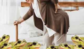 کمر درد سے نجات کیلئے چینی خاتون 8 زندہ مینڈک نگل گئی