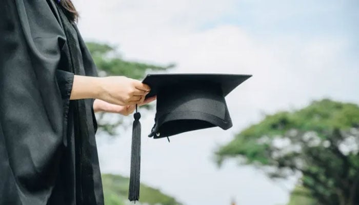 برطانیہ میں یونیورسٹیوں کا مالی بحران سنگین، 12 ہزار سے زائد نوکریاں ختم