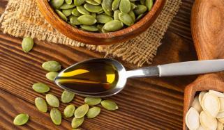 کدو کے بیج کا تیل بالوں کیلئے کتنا مفید؟