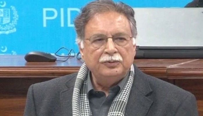 سیاسی جماعتیں سہیل آفریدی کو وزیراعلیٰ بننے سے روکیں،  سینیٹر پرویز رشید
