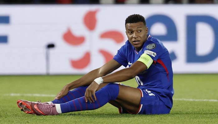 Mbappe sidelined with ankle injury during Frances World Cup qualifier win