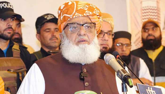 سربراہ جمعیت علمائے اسلام مولانا فضل الرحمٰن—فائل فوٹو