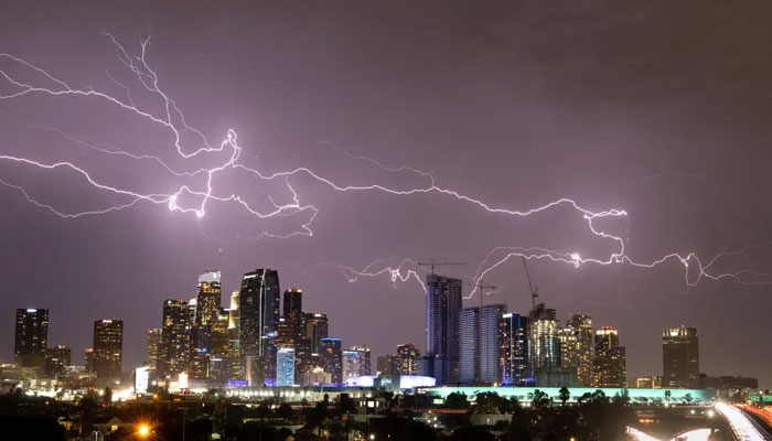 Severe thunderstorm warning issued as storm hits Central Coast
