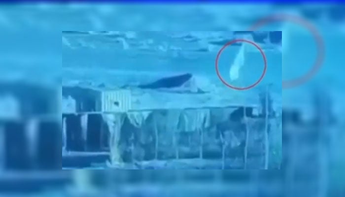 طالبان نے اپنی ایک پوسٹ پر سفید جھنڈا لہرا دیا