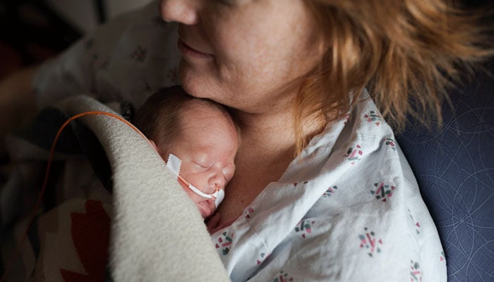 Premature babies shows improved brain development from listening to mothers