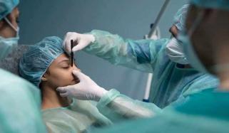 خاتون نے لاکھوں ڈالر خرچ کرکے 400 پلاسٹک سرجریز کروالیں