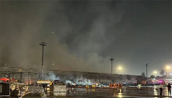 ڈھاکا: آتشزدگی کے 6 گھنٹے بعد ڈھاکا ایئرپورٹ پر پروازیں بحال کردی گئیں