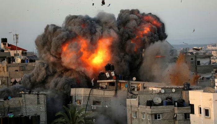 اسرائیل نے پھر غزہ پر بم برسانا شروع کردیے ، 35 فلسطینی شہید