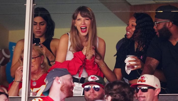 Is Taylor Swift going to attend Chiefs game today to cheer Travis Kelce?