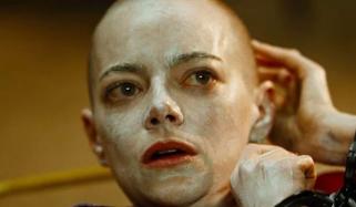 ایما اسٹون کی نئی فلم ریلیز سے قبل مفت میں دکھانے کی مشروط پیشکش