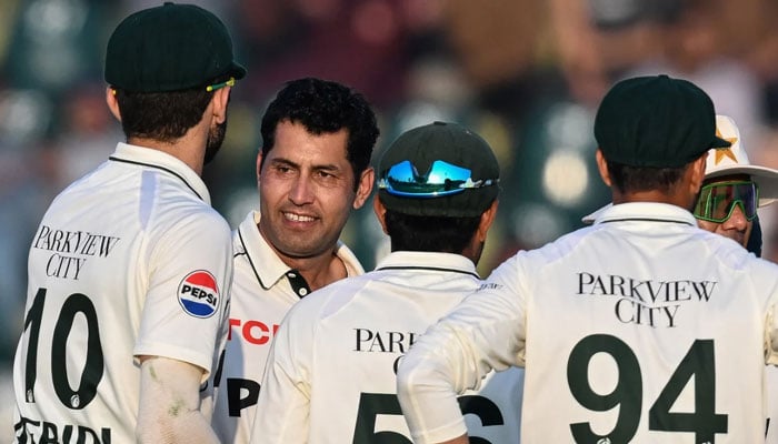 آصف آفریدی ڈیبیو پر 5 وکٹیں لینے والے معمر ترین کرکٹر بن گئے
