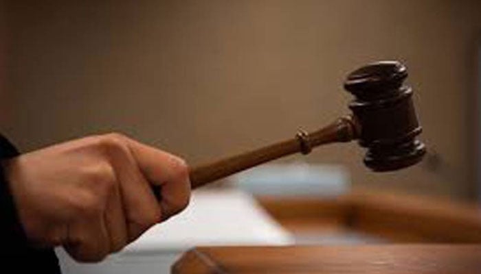 کراچی: 2 بچیوں کا گلا کاٹنے والا باپ جسمانی ریمانڈ پر پولیس کے حوالے