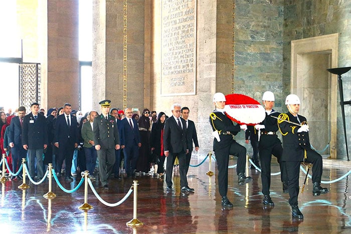 ہونہار پاکستانی طلباء کا انقرہ میں علمی و ثقافتی دن