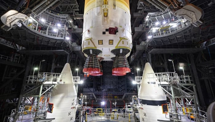 Elon Musk slams acting NASA chief over SpaceX moon contract
