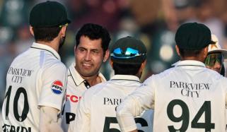 آصف آفریدی نے انگلینڈ کے چارلس میریٹ کا 92 سال پرانا ریکارڈ توڑ دیا