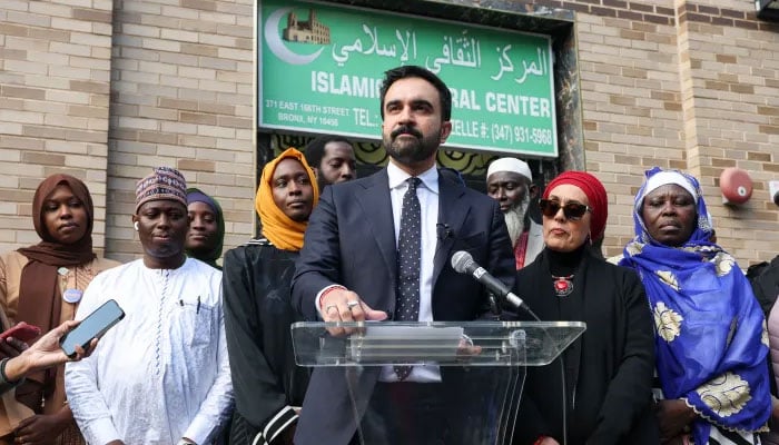 نیو یارک، زہران ممدانی مسجد کے باہر خطاب میں جذباتی ہوگئے