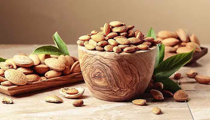 بڑھاپے کے اثرات کو کم کرنے والے 5 میوہ جات