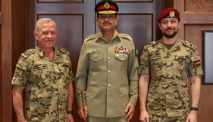 کامیاب ملٹری ڈپلومیسی کی بدولت عالمی افق پر باوقار تشخص کے ساتھ ابھر رہا ہے۔