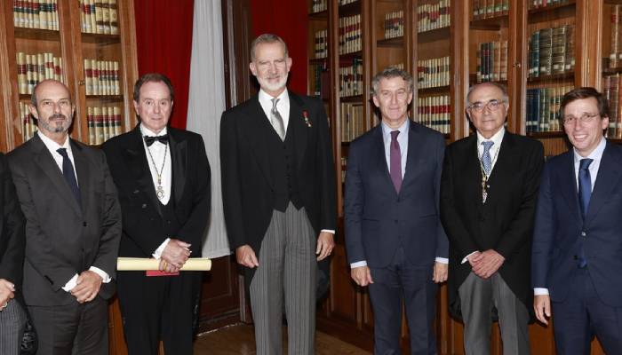 King Felipe steals show with grand welcome at Royal Academy
