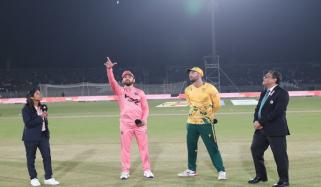 پہلا ٹی20، پاکستان کا جنوبی افریقا کیخلاف ٹاس جیت کر فیلڈنگ کا فیصلہ 