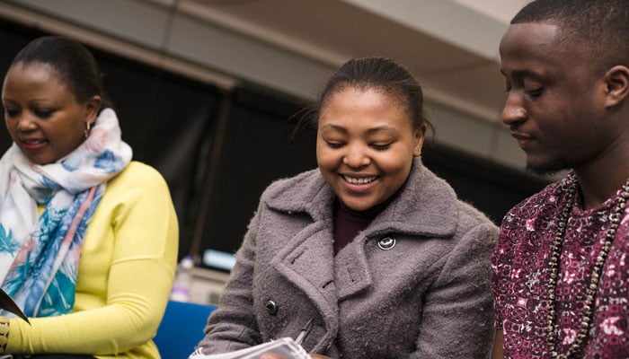 برطانیہ: سوشل ورکرز کو نسلی امتیاز اور عدم تحفظ کا سامنا