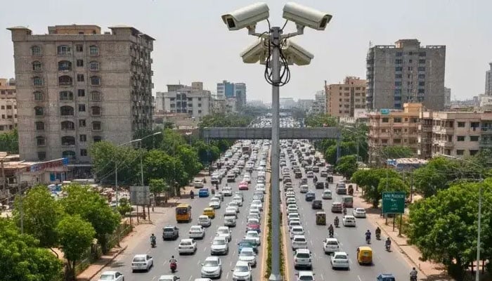 ٹریفک پولیس فی الحال ایس ایم ایس پر ای چالان نہیں بھیج رہی، ڈی آئی جی ٹریفک