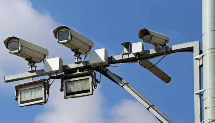 کراچی: تیسرے دن 4 ہزار 200 سے زائد ای چالان کردیے گئے