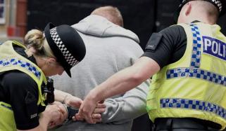 برطانیہ: حکومت تمام پناہ گزینوں کو ہوٹلوں سے نکالنے کیلئے پُرعزم