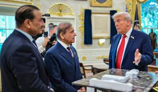 وزیراعظم پاکستان بہت اچھے آدمی ہیں اور پاکستان کے فیلد مارشل سید عاصم منیر بہت زبردست فائٹر اور بہت اچھے آدمی ہیں: ٹرمپ