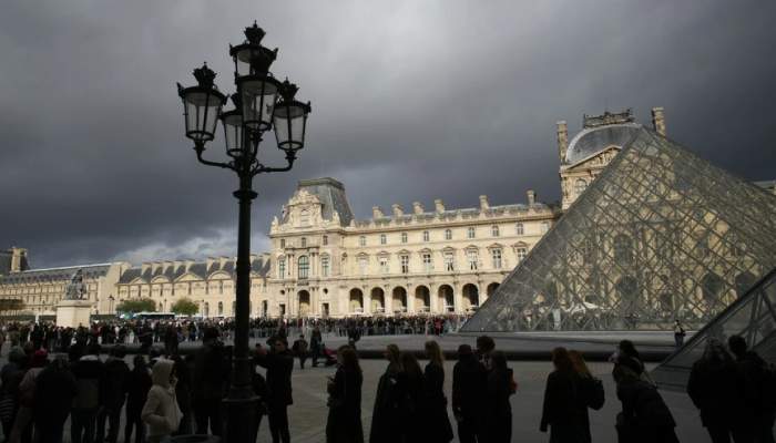 Louvre heist suspects ‘partially admit’ involvement as jewels remain missing