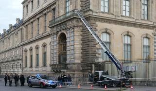 پیرس کے لوور میوزیم سے قیمتی جواہرات کی چوری، مزید 5 افراد گرفتار