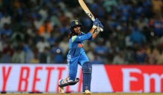 ویمنز ورلڈ کپ: بھارت نے آسٹریلیا کو ہرا کر فائنل کیلئے کوالیفائی کرلیا