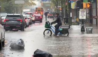 نیویارک: گزشتہ روز ریکارڈ توڑ طوفانی بارشیں ہوئیں
