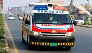 گوجرانوالہ: زہریلے پاپڑ کھانے سے ایک بھائی چل بسا، دو کی حالت تشویشناک