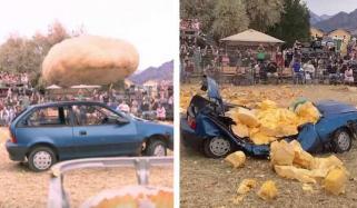 35 سال پرانی کار کو الوداع کہنے کیلئے اس پر دیوہیکل کدو گرا دیا گیا