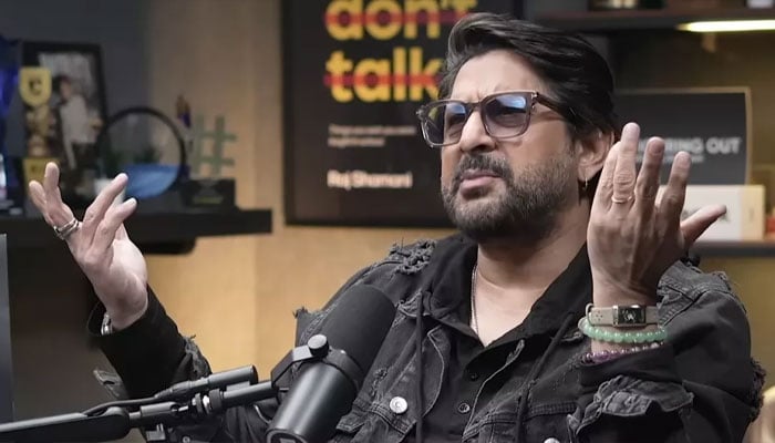 والدہ انتقال سے قبل مجھ سے پانی مانگتی رہیں لیکن میں انہیں پانی نہ دے سکا: ارشد وارثی