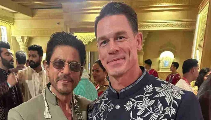 جان سینا نے شاہ رخ سے ملاقات کو زندگی بدل دینے والا لمحہ قرار دیدیا