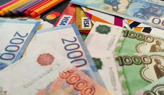 روس: غلطی سے تمام ساتھیوں کی تنخواہ وصول کرنیوالے ملازم کا پیسے واپس کرنے سے انکار