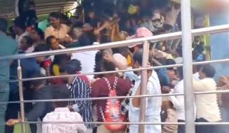 بھارت: آندھرا پردیش میں بھگدڑ، خواتین و بچوں سمیت 10 افراد ہلاک