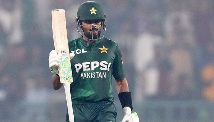 بابر اعظم نے 2 دن میں 2 بھارٹی بیٹرز کو پیچھے چھوڑ دیا