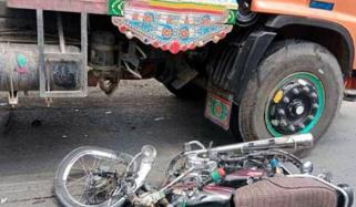 لاہور: ڈمپر کی موٹر سائیکل کو ٹکر، 3 افراد جاں بحق