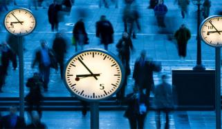 برطانیہ: 10 برس میں 6 لاکھ افراد کے بیماریوں کے باعث ملازمت چھوڑنے کا خدشہ