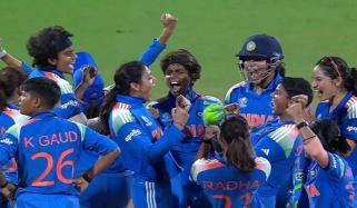 ویمنز ورلڈ کپ فائنل: بھارت نے جنوبی افریقا کو 52 رنز سے ہرا دیا