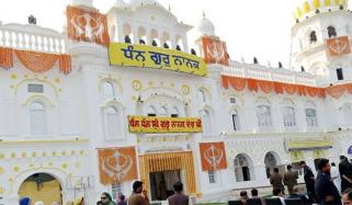 بابا گورو نانک کا 556واں جنم دن، گوردوارہ جنم استھان کو دلہن کی طرح سجا دیا گیا