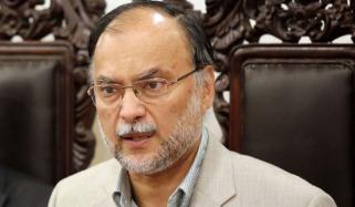 میری دعا ہے کہ کراچی اپنی پرانی عظمت کو بحال کر سکے: احسن اقبال