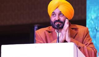 بھارتی پنجاب کے وزیر اعلیٰ کے جوتوں کی حفاظت پر پولیس اہلکار تعینات کردیے گئے 