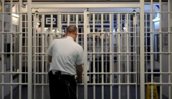 انگلینڈ اور ویلز کی جیلوں میں قید تقریباً 40 ہزار قیدیوں کی رہائی کا انکشاف