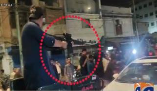 لیاقت محسود کے مسلح گارڈ کی مشتعل عوام پر فائرنگ 