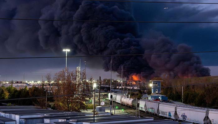 UPS plane crash in Kentucky kills 7, injures 11 in fiery explosion